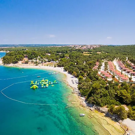 With Free Parking And No Balcony But Terase In Front Of The House Διαμέρισμα Πούλα